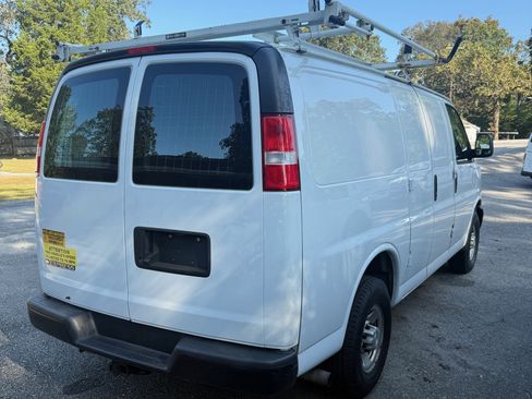 Used 2021 Chevrolet Express 2500 image 3