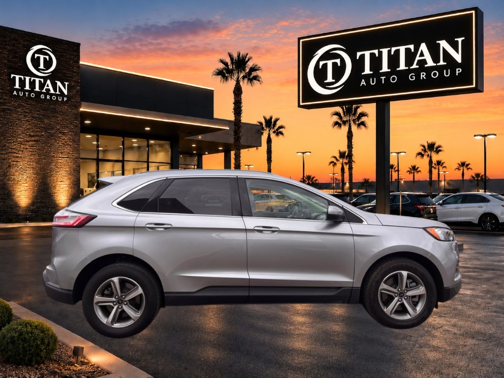 Used 2023 Ford Edge AWD image 3