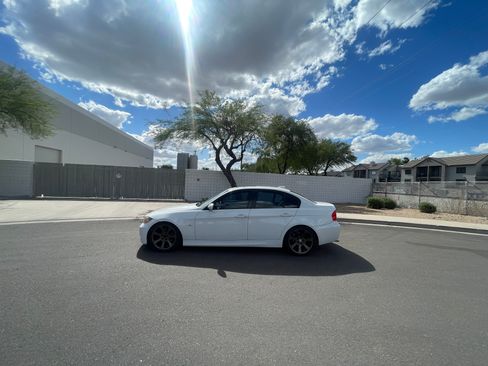 Used 2007 BMW 328i Sedan RWD image 2