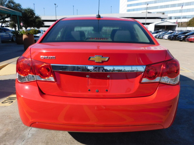 Used 2016 Chevrolet Cruze Limited LS Sedan FWD image 7