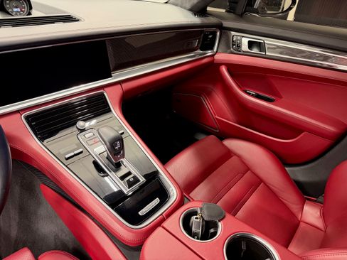 Used 2019 Porsche Panamera GTS image 13