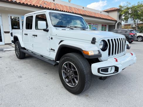 Used 2021 Jeep Gladiator Overland image 16