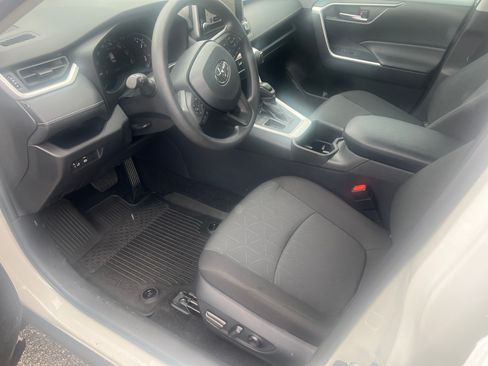 Used 2025 Toyota RAV4 XLE image 3