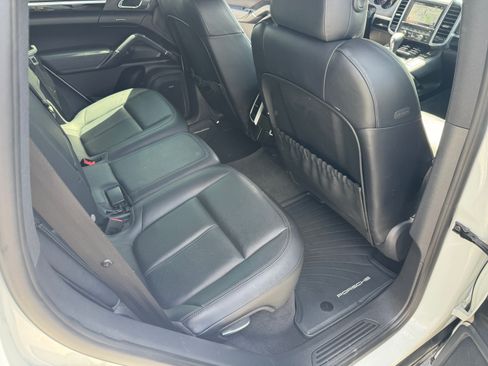 Used 2014 Porsche Cayenne AWD/4WD image 22