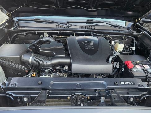 Used 2017 Toyota Tacoma image 17