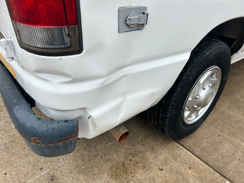 Used 2010 Ford E-250 and Econoline 250 image 24