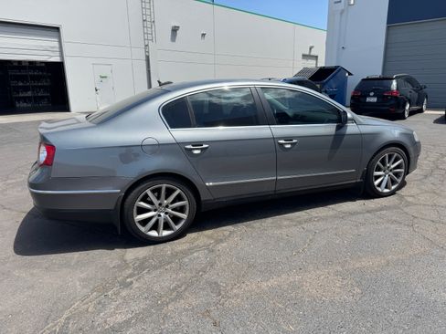 Used 2006 Volkswagen Passat VR6 AWD/4WD image 6