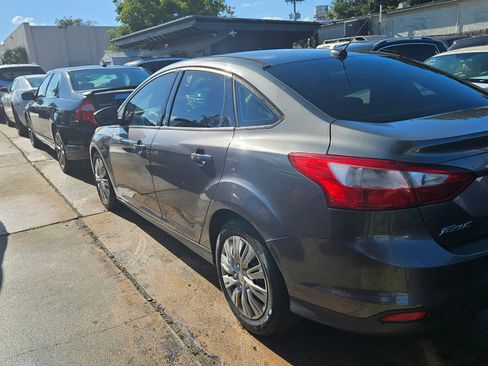 Used 2012 Ford Focus SE image 3