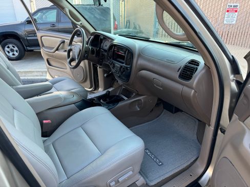 Used 2002 Toyota Sequoia SR5 image 20