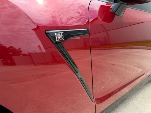 Used 2015 Nissan GT-R Premium AWD/4WD image 15