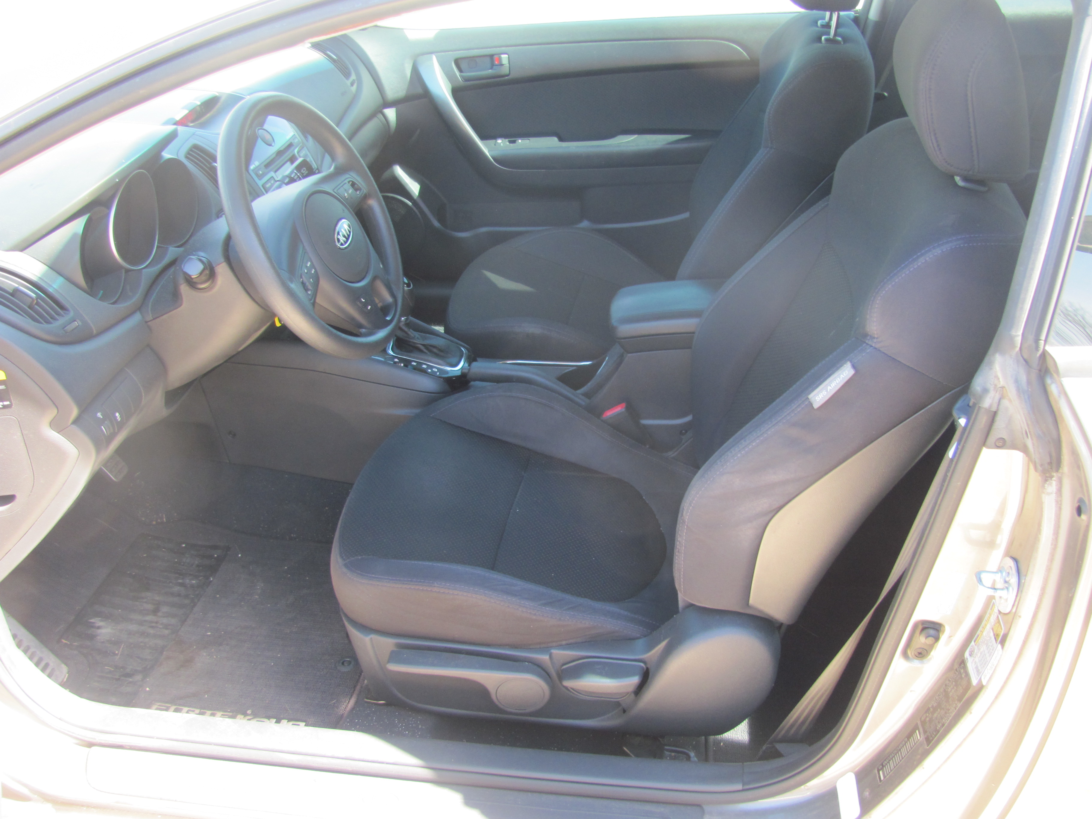 Used 2012 Kia Forte Koup EX FWD image 4