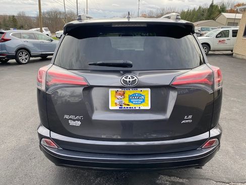 Used 2017 Toyota RAV4 LE image 7