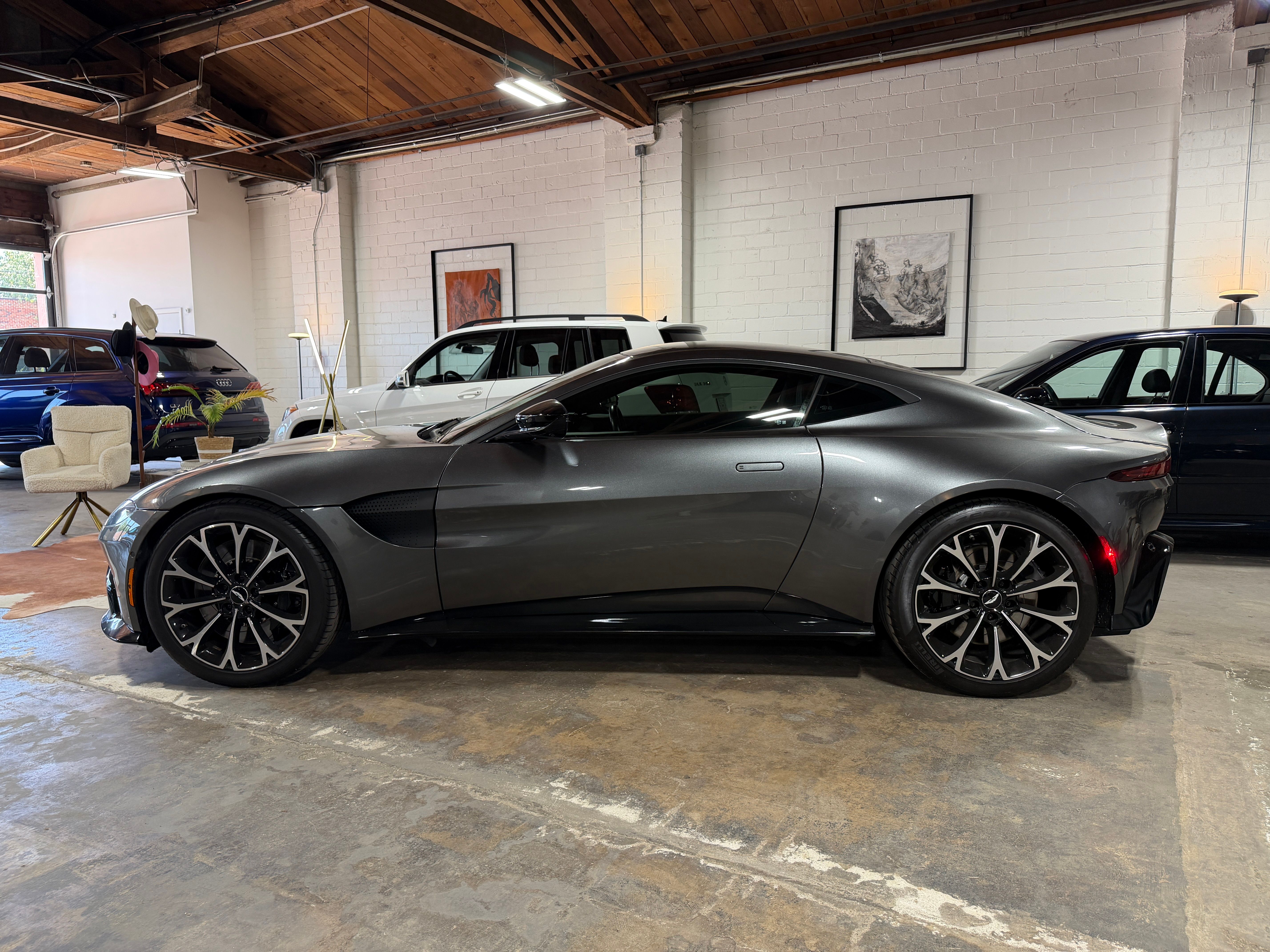Used 2019 Aston Martin V8 Vantage Coupe RWD image 10