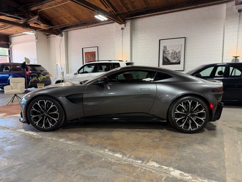 Used 2019 Aston Martin V8 Vantage Coupe RWD image 10