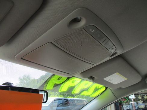 Used 2017 Nissan Rogue Sport S image 32