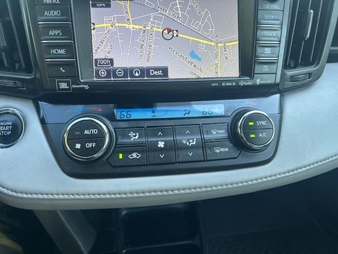 Used 2016 Toyota RAV4 Limited image 17