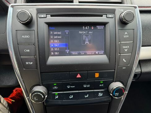 Used 2017 Toyota Camry SE Sedan FWD image 30