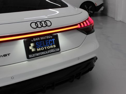 Used 2023 Audi e-tron GT Premium Plus image 10
