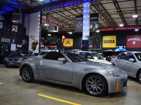 Used 2005 Nissan 350Z Touring RWD image 17