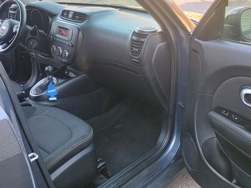 Used 2014 Kia Soul + image 22