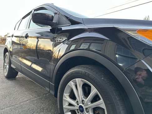 Used 2017 Ford Escape SE image 10