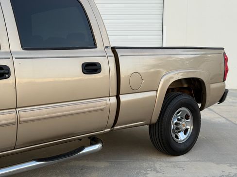 Used 2004 Chevrolet Silverado 2500 LS RWD image 27