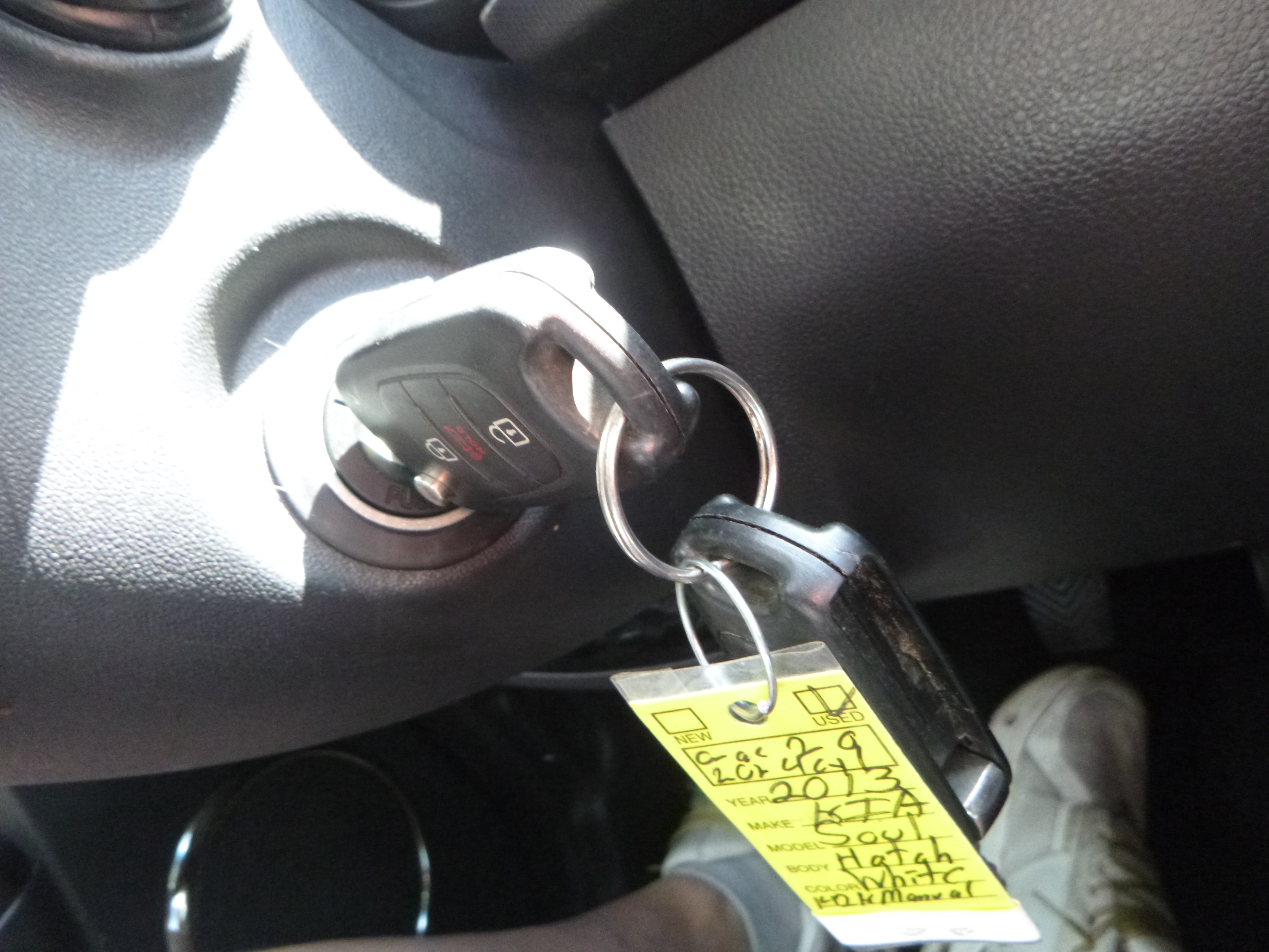 Used 2013 Kia Soul + FWD Hatchback 2.0L 4-Cyl image 21