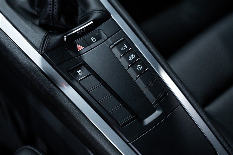 Used 2019 Porsche 718 Cayman S RWD image 48