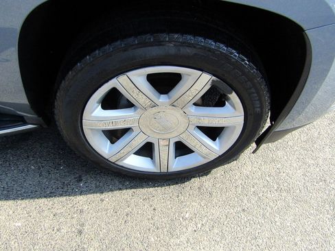 Used 2016 Cadillac Escalade Luxury image 9