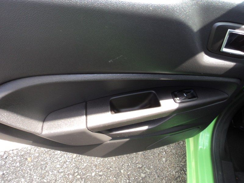Used 2014 Ford Fiesta SE FWD image 9