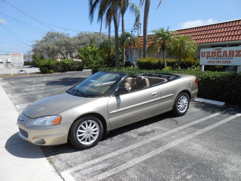 Used 2003 Chrysler Sebring LXi image 17