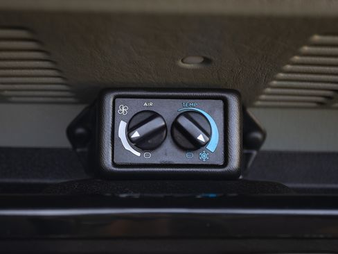 Used 1994 Land Rover Defender 90 image 24