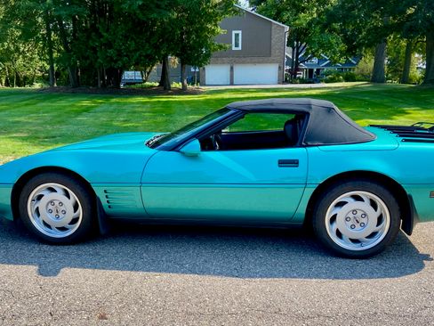 Used 1991 Chevrolet Corvette image 43