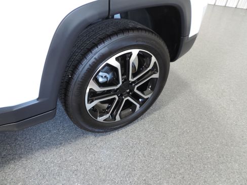 Used 2023 Jeep Compass 4WD Limited image 17