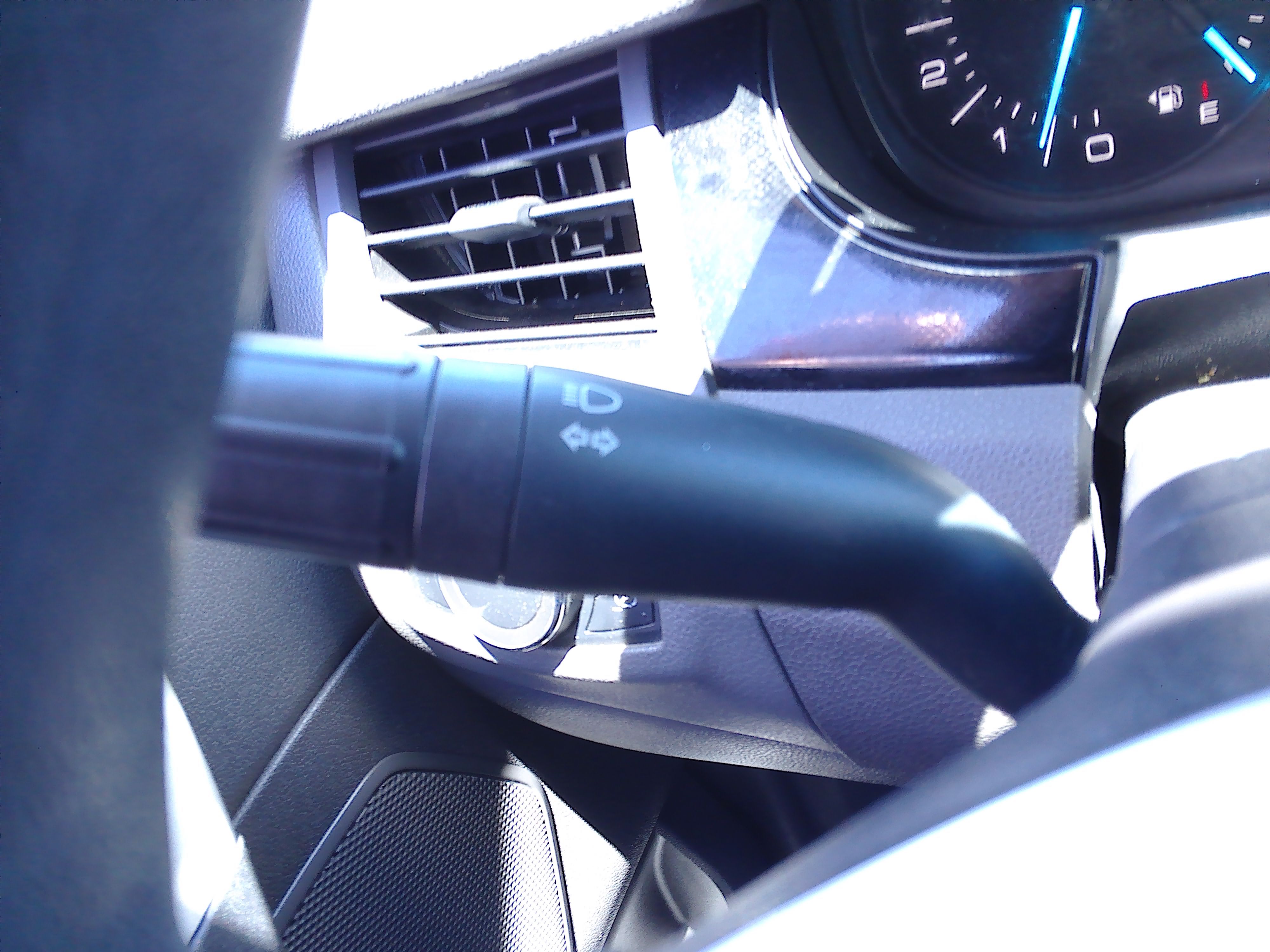 Used 2012 Ford Edge SE FWD image 27
