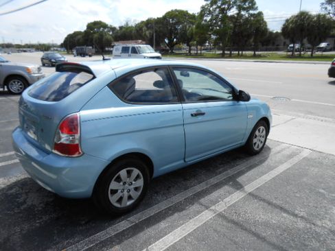 Used 2009 Hyundai Accent GS Hatchback FWD image 6