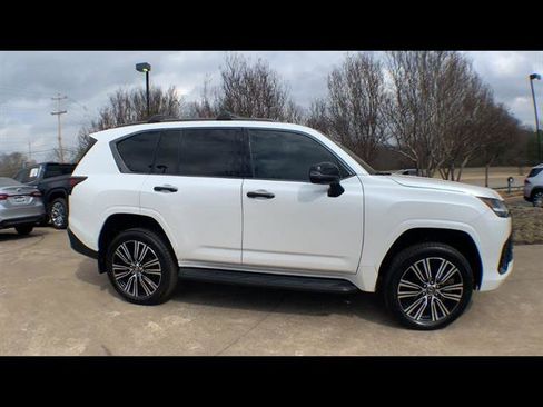 Certified 2025 Lexus LX 700h Luxury AWD/4WD image 9