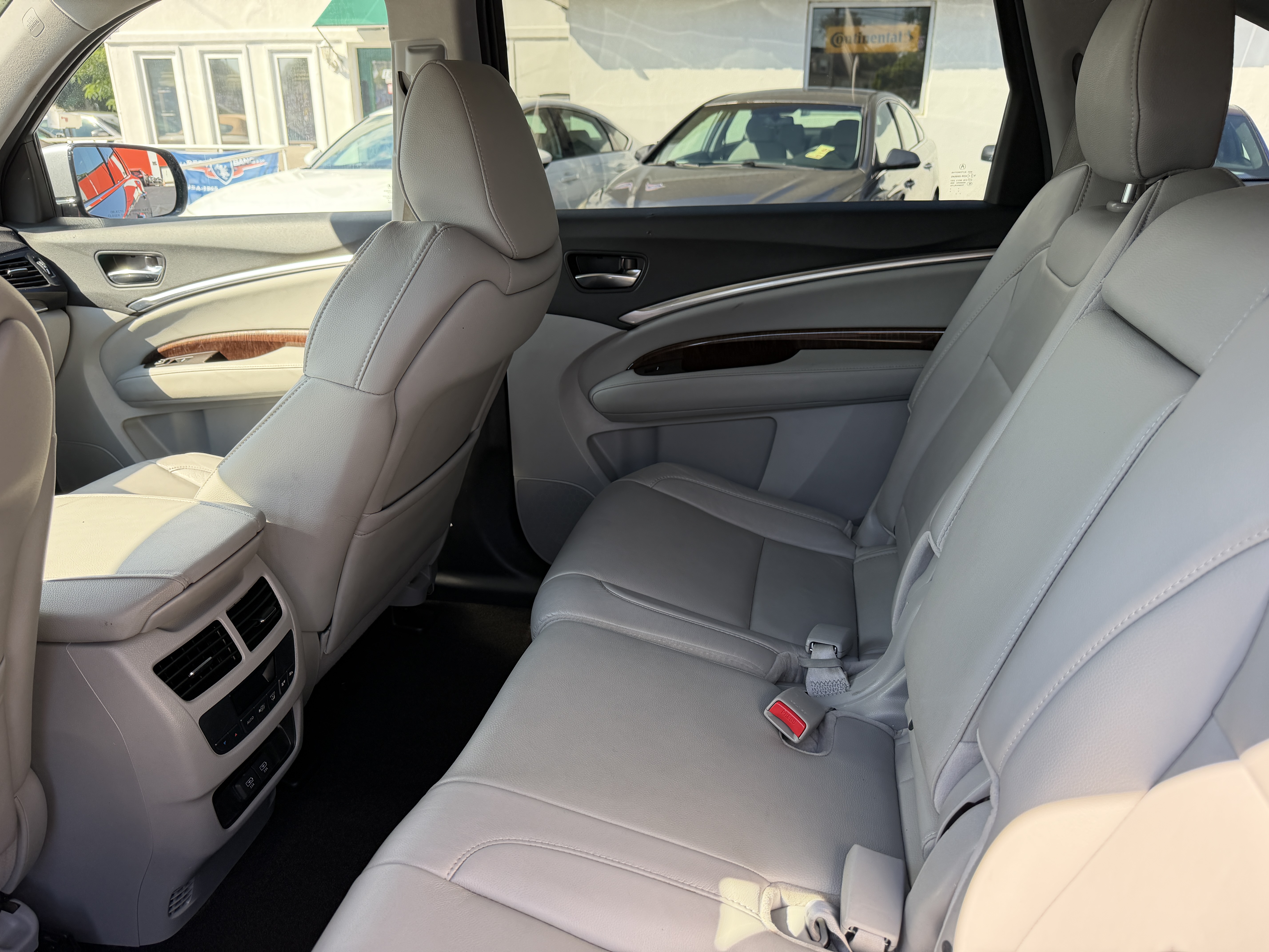 Used 2020 Acura MDX SH-AWD image 15