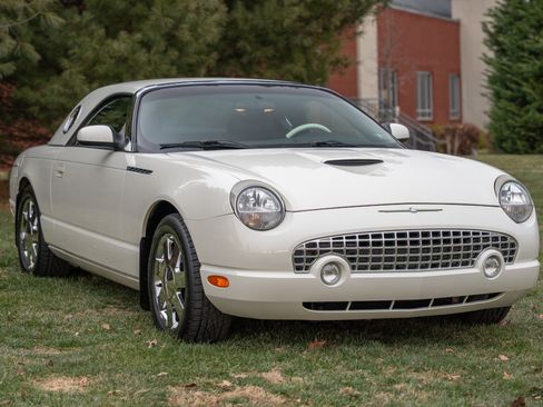 Used 2003 Ford Thunderbird image 24