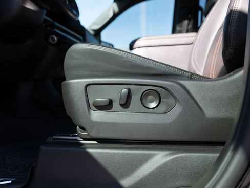 Used 2024 Chevrolet Silverado 1500 High Country image 48