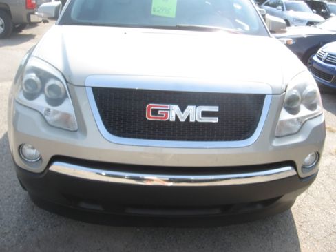 Used 2009 GMC Acadia SLT FWD image 2