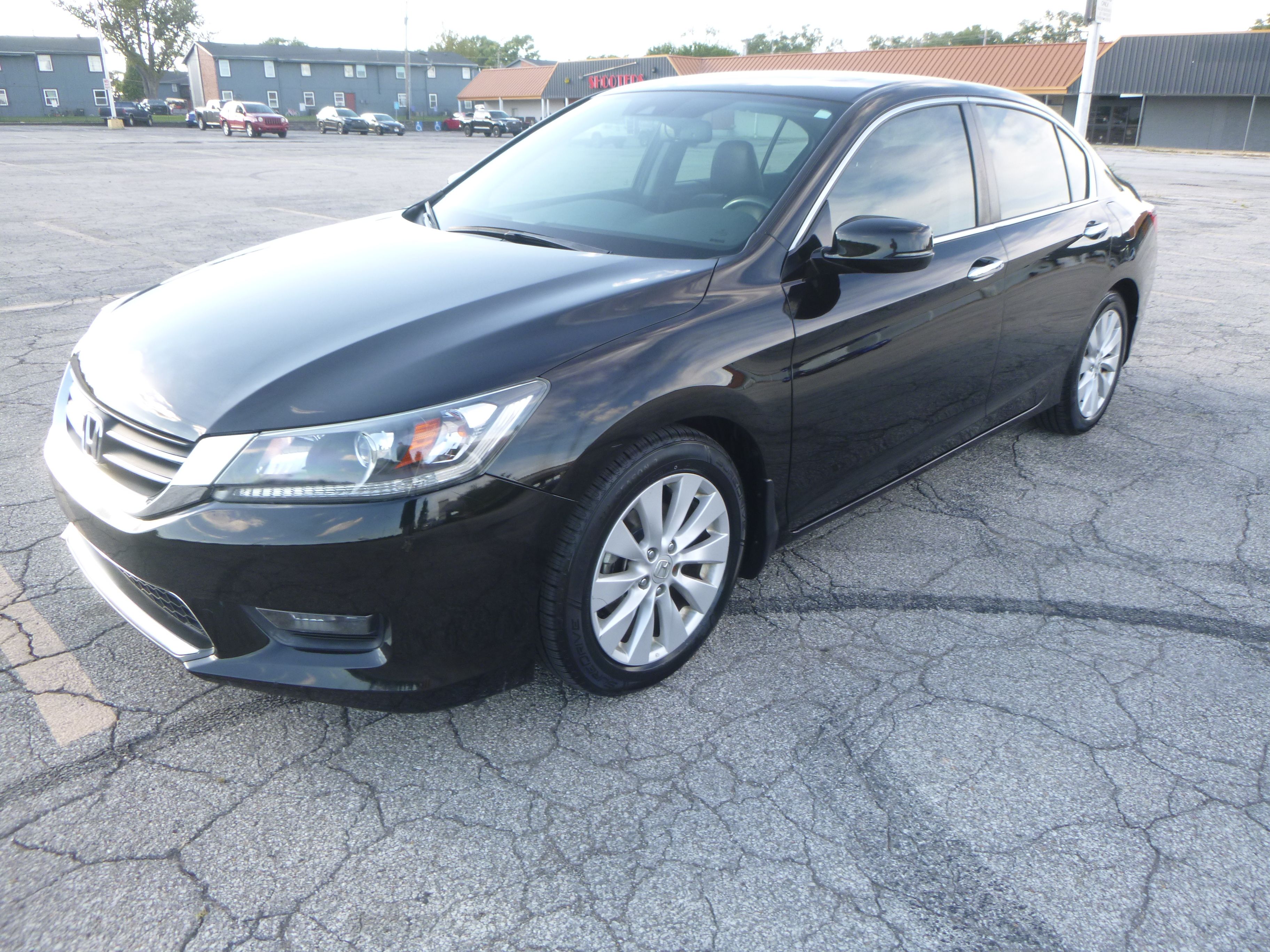 Used 2014 Honda Accord EX-L Sedan image 2