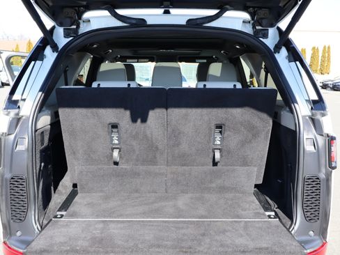 Used 2018 Land Rover Discovery HSE image 40