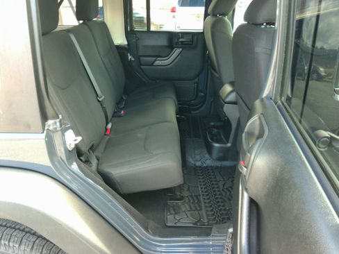 Used 2017 Jeep Wrangler Unlimited Sport S image 29