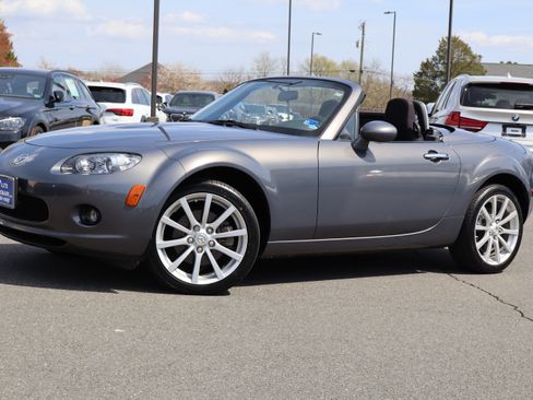 Used 2008 MAZDA MX-5 Miata Touring image 2