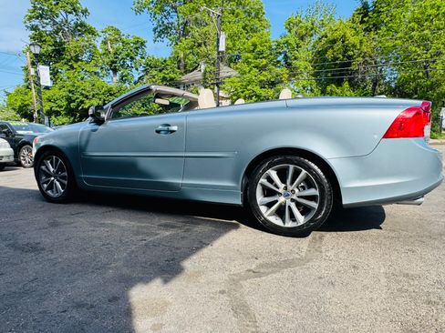 Used 2013 Volvo C70 T5 FWD image 2
