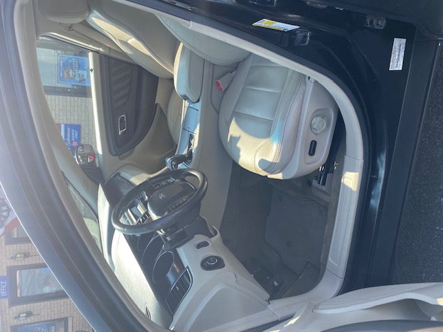 Used 2012 Ford Taurus SEL FWD image 11