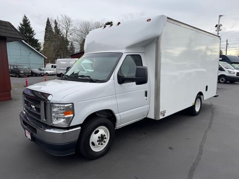 Used 2022 Ford E-350 and Econoline 350 image 7