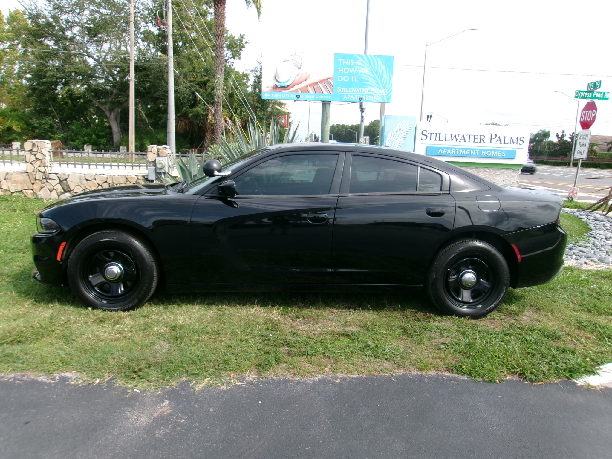 Used 2019 Dodge Charger UNAVAIL RWD image 2