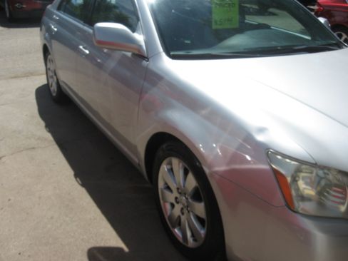 Used 2006 Toyota Avalon XLS FWD image 3